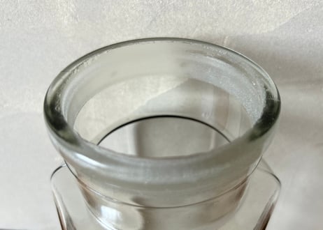 蓋つきガラスボトル　S-2402-15