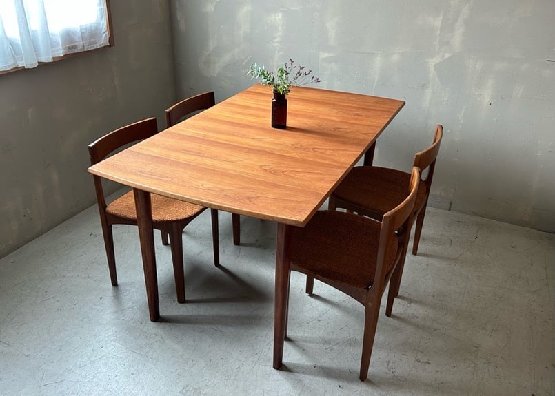 GORDON RUSSELL ダイニングテーブル S-2402-34 | mumokuteki