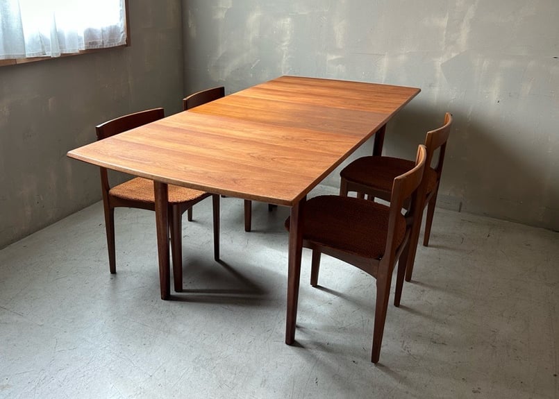GORDON RUSSELL ダイニングテーブル S-2402-34 | mumokuteki