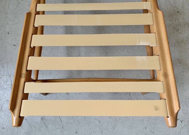 ERCOL 椅子用クッション未使用（狩猟柄刺繍）と使用感有り雉柄の2枚組み ERCOL 椅子用クッション未使用（狩猟柄刺繍）と使用感有り雉柄の