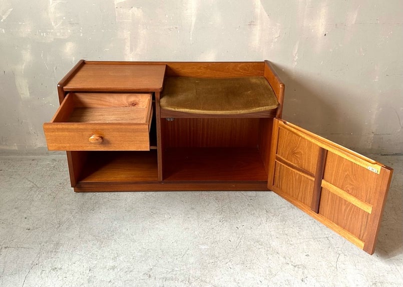 Ｆｌｏｒｅｎｃｅ　テレフォンチェア Töreboda Chair（テレボダチェア） – topso