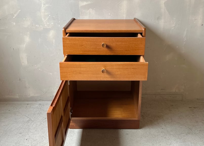 NATHAN ネイサン ベッドサイドキャビネット S-2402-03 | mumokuteki