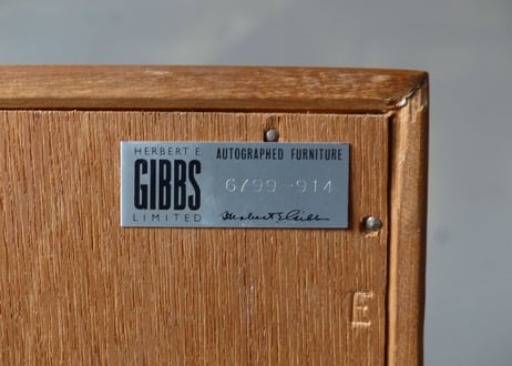 ✶Herbert E Gibbs [ハーバート・E・ギブス] ガラスキャビネット　S-476