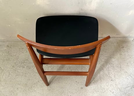 ブラックシートチェア　S-2403-33