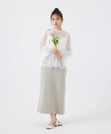 【torrazzo donna（トラッゾドンナ）】フローラルラッセルレースブラウス