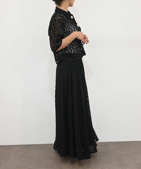 【torrazzo donna（トラッゾドンナ）】ジオメトリックレースシャツ