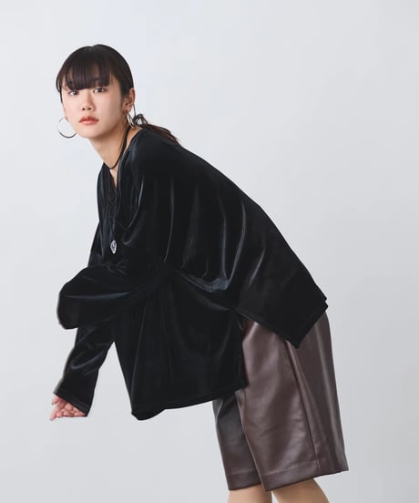 【torrazzo donna（トラッゾドンナ）】ベロアオーバーサイズプルオーバー