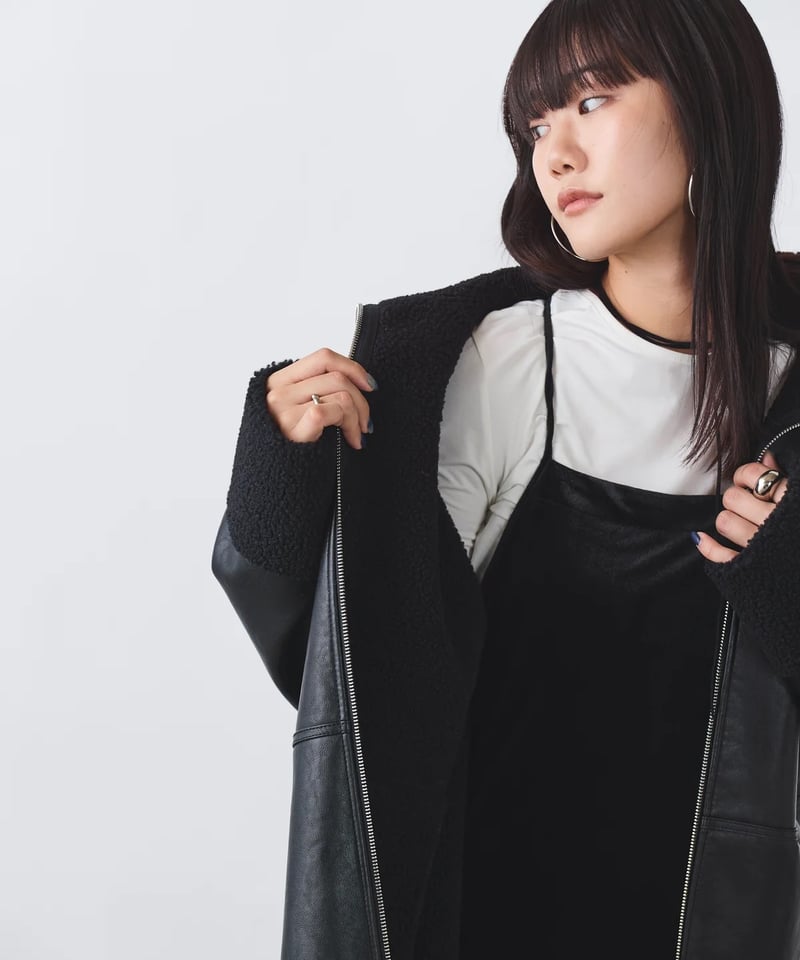 【新品未使用】TORRAZZO DONNA エコレザー×ボアジャケット torrazzo donna（トラッゾドンナ）】レザー×ボアハイブリット