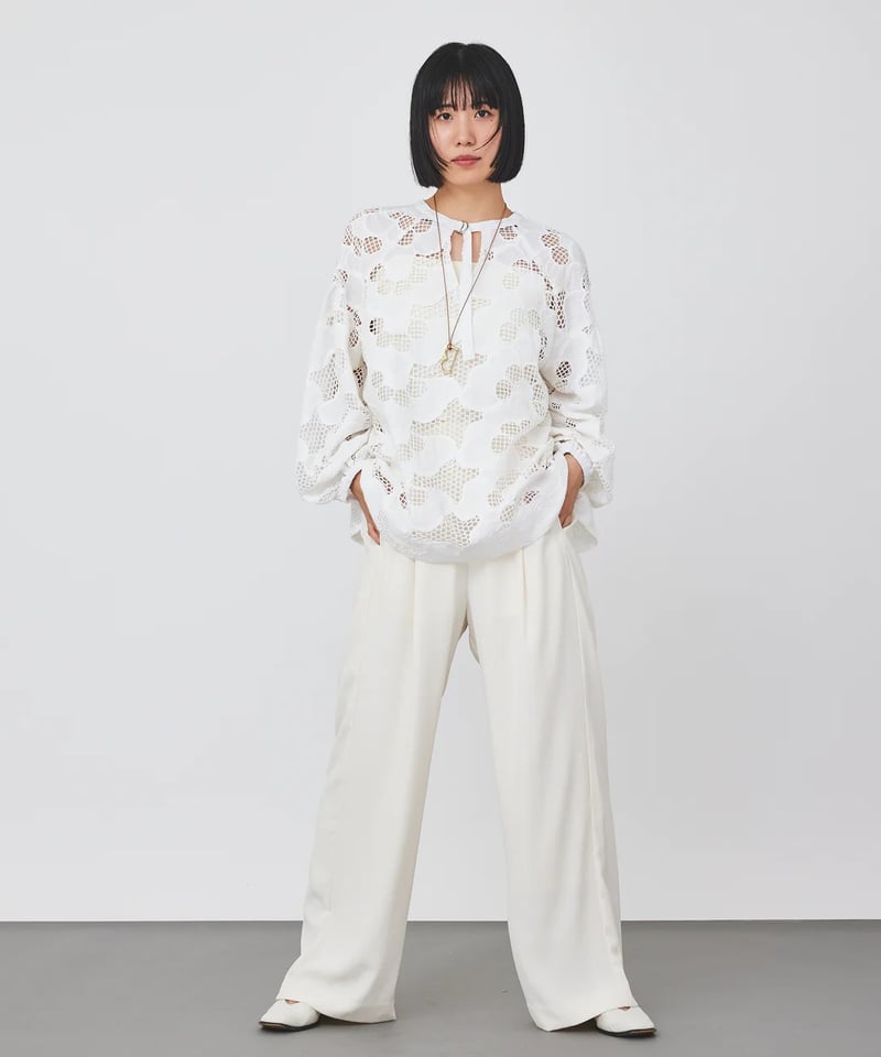 新品未使用　TORRAZZO DONNA レースブラウス　ホワイト 新品未使用 TORRAZZO DONNA レースブラウス ホワイト