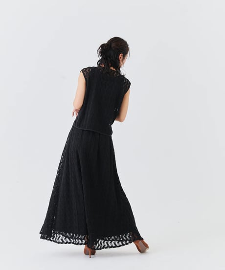 【torrazzo donna（トラッゾドンナ）】ジェオメトリックレースベスト