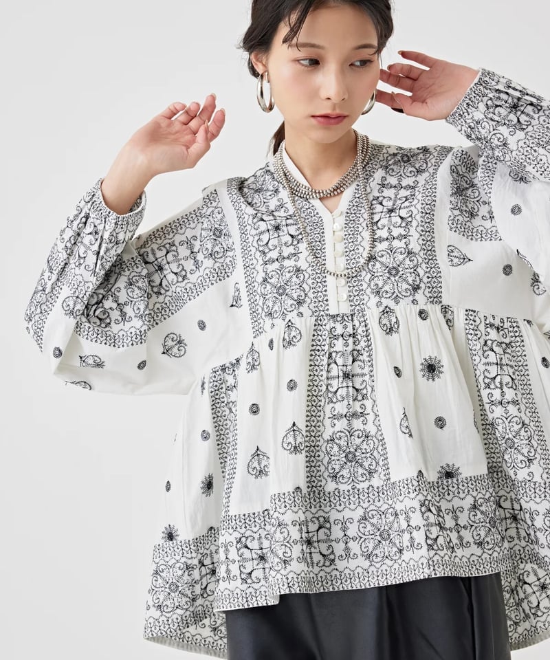 torrazzo donna（トラッゾドンナ）】刺繍コットンブラウス