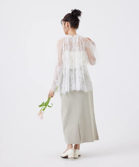 【torrazzo donna（トラッゾドンナ）】フローラルラッセルレースブラウス