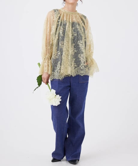 【torrazzo donna（トラッゾドンナ）】フローラルラッセルレースブラウス
