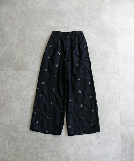 【torrazzo donna（トラッゾドンナ）】インド刺繍ボトムス