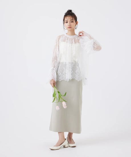 【torrazzo donna（トラッゾドンナ）】フローラルラッセルレースブラウス
