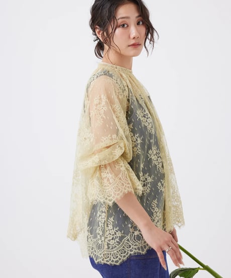 【torrazzo donna（トラッゾドンナ）】フローラルラッセルレースブラウス