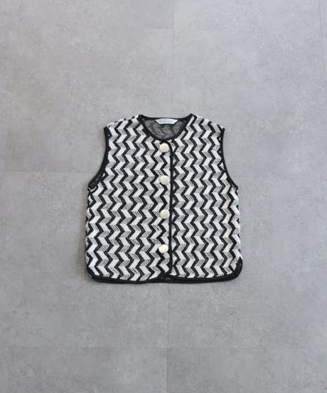 【torrazzo donna（トラッゾドンナ）】ジェオメトリックレースベスト