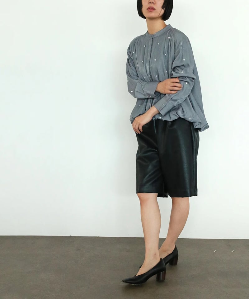 torrazzo donna（トラッゾドンナ）】フェイクレザーショートパンツ