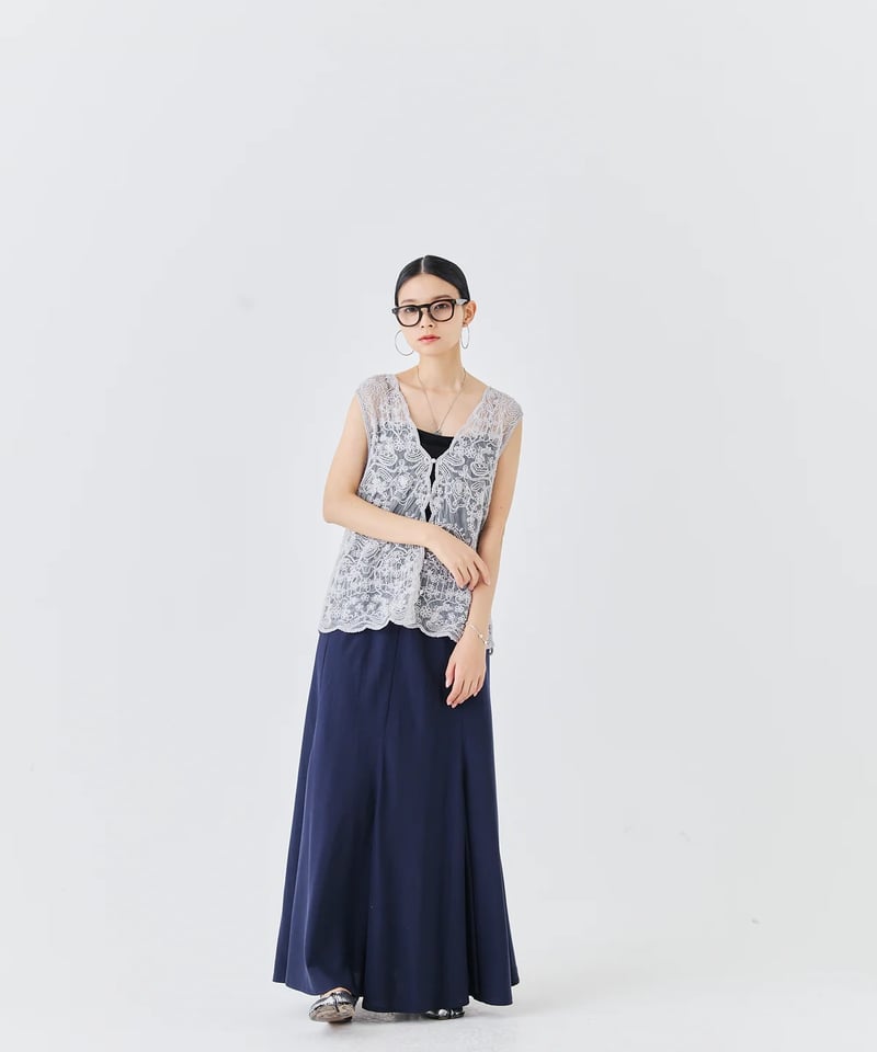torrazzo donna（トラッゾドンナ）】立体コード刺繍レース ベスト