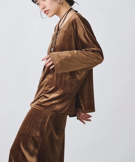 【torrazzo donna（トラッゾドンナ）】ベロアオーバーサイズプルオーバー