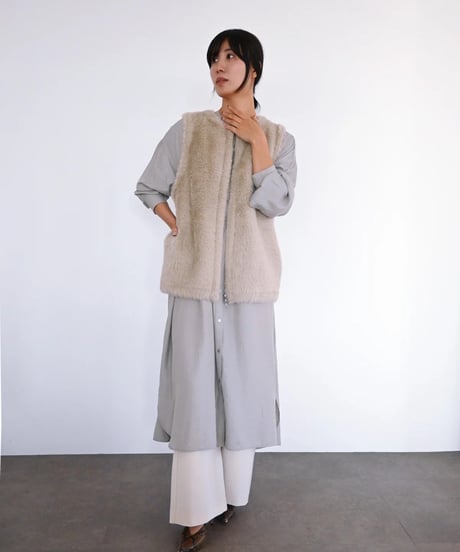 【torrazzo donna（トラッゾドンナ）】エコファーニットベスト