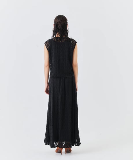 【torrazzo donna（トラッゾドンナ）】ジェオメトリックレースベスト