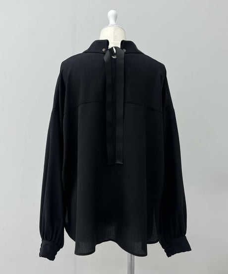 【HERENCIA（ヘレンチア）】バックリボンスキッパーブラウス