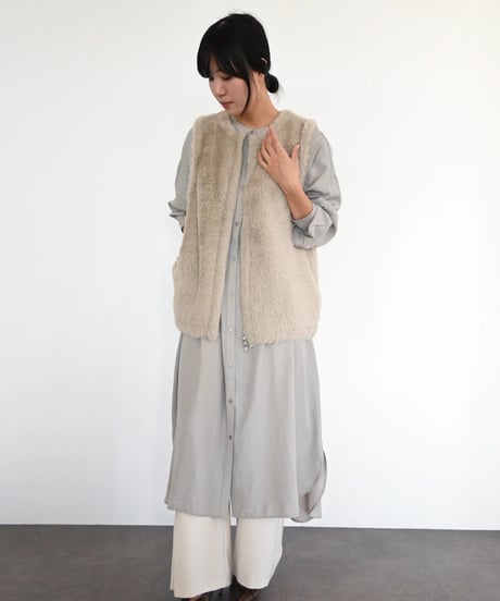 【torrazzo donna（トラッゾドンナ）】エコファーニットベスト