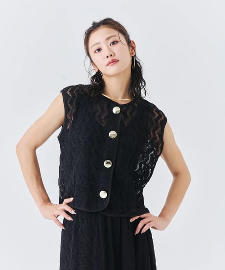 【torrazzo donna（トラッゾドンナ）】ジェオメトリックレースベスト