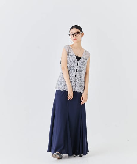 【torrazzo donna（トラッゾドンナ）】立体コード刺繍レース ベスト