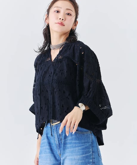 【torrazzo donna（トラッゾドンナ）】インドカットワークレーストップス