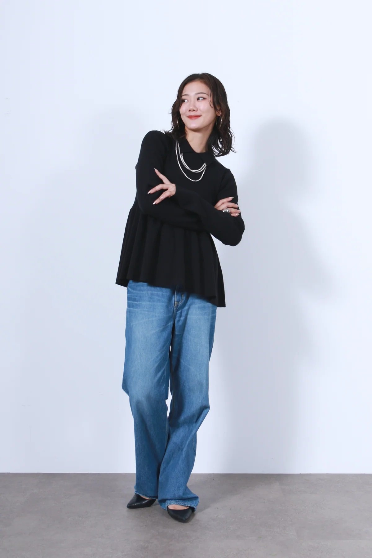 torrazzo donna（トラッゾドンナ）】衿付リブニットフレアトップス