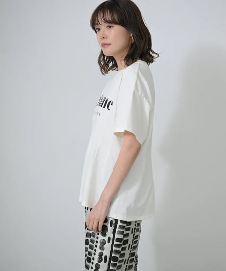 【HERENCIA（ヘレンチア）】Reframeロゴ タックTシャツ