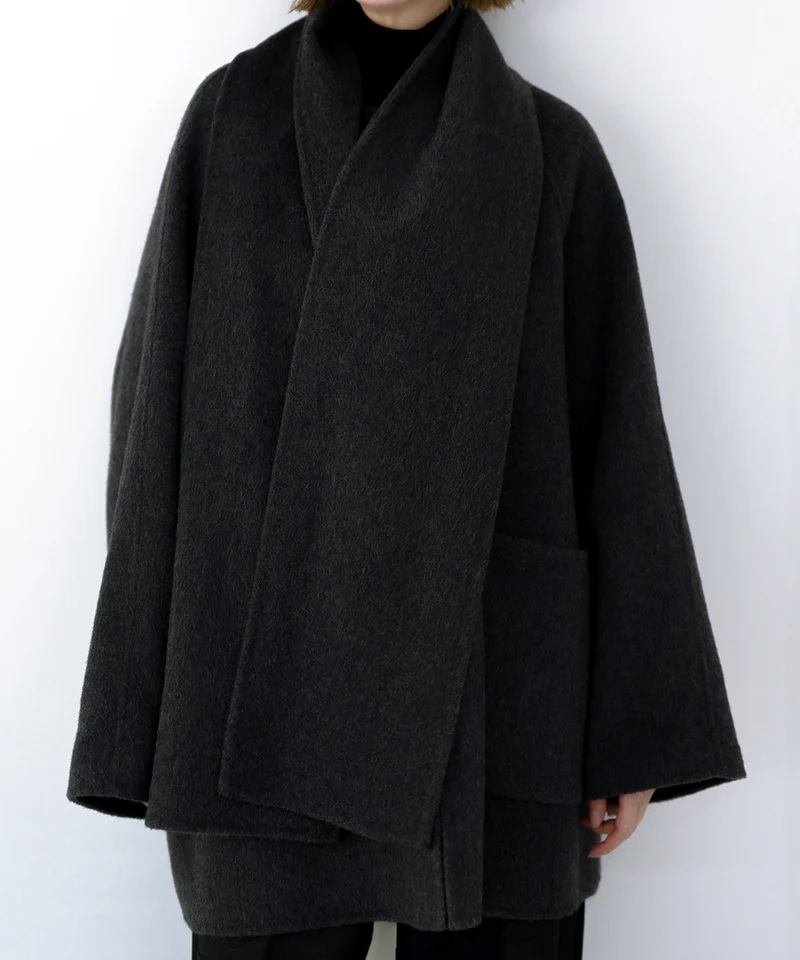 【新品】 ヘレンチア HERENCIA コードレース ブルゾン 黒 HERENCIA（ヘレンチア）】スカーフ付 ショートコート | nulla online