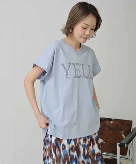 【HERENCIA（ヘレンチア）】VネックロゴTシャツ