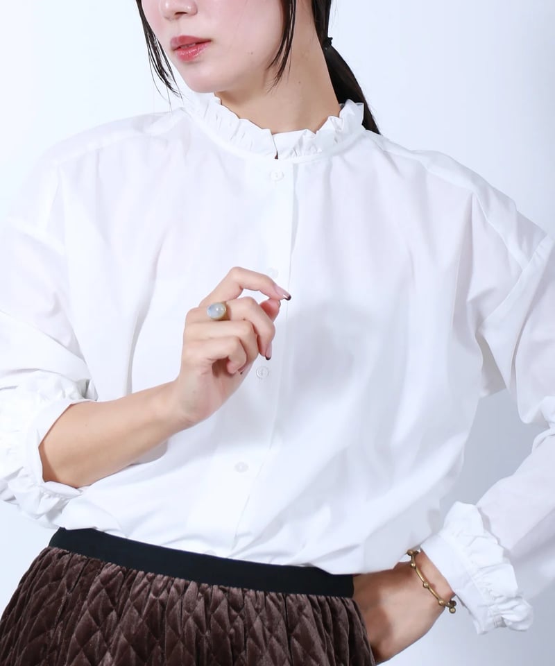 TORRAZZO DONNA フローラルシアーフリルトップス　ホワイト　タグ付き TORRAZZO DONNA フローラルシアーフリルトップス ホワイト タグ付き