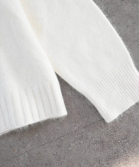 【torrazzo donna（トラッゾドンナ）】ラクーン混ベーシック2WAYネックトップス