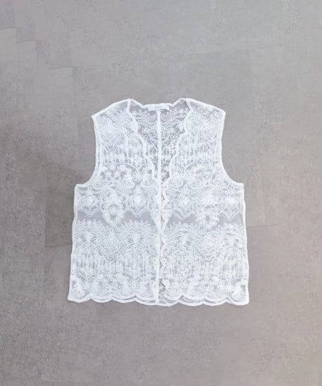 【torrazzo donna（トラッゾドンナ）】立体コード刺繍レース ベスト