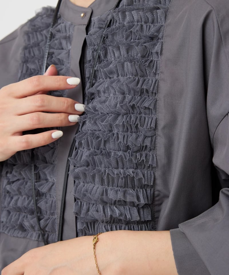 torrazzo donna（トラッゾドンナ）】チュールフリルブラウス