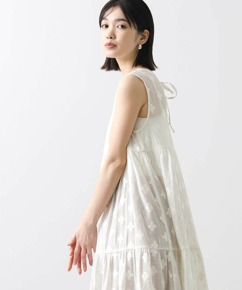 TORRAZZO DONNA フローラルシアーフリルトップス　ホワイト　タグ付き 優待価格[TORRAZZO DONNA]シアーブラウス | KOBUNSHA SELECT