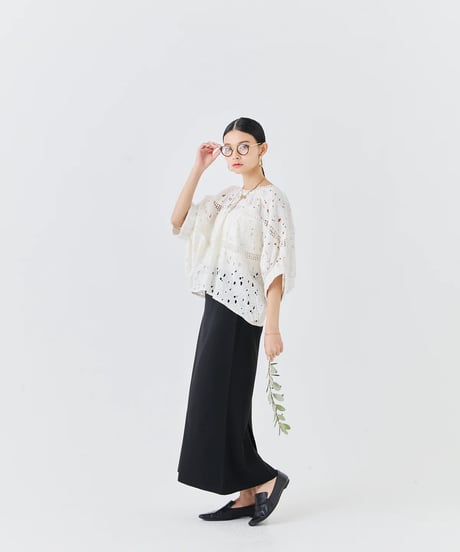 【torrazzo donna（トラッゾドンナ）】インドカットワークレーストップス