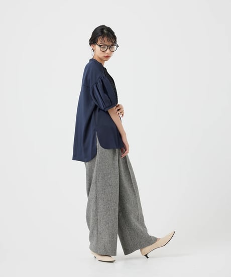 【torrazzo donna（トラッゾドンナ）】コードレースヨークブラウス