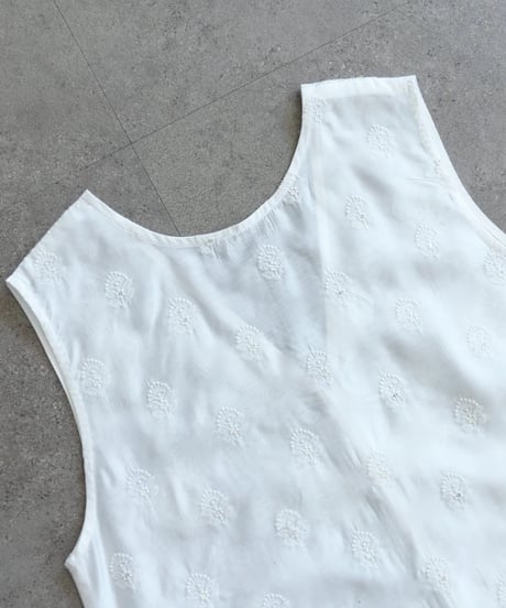 【torrazzo donna（トラッゾドンナ）】インド刺繍レイヤード２WAYトップス