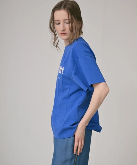 【HERENCIA（ヘレンチア）】Reframeロゴ タックTシャツ