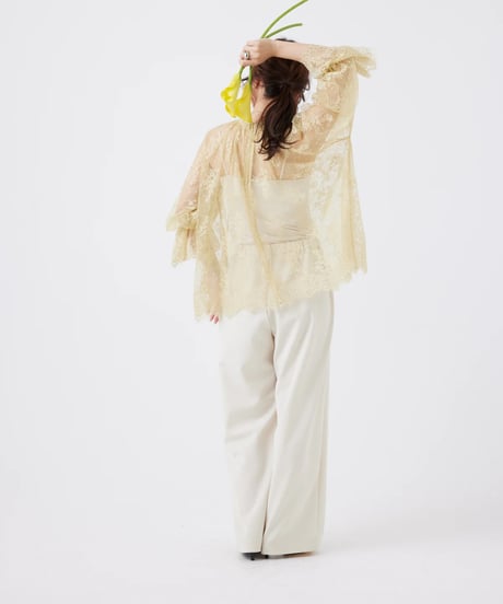 【torrazzo donna（トラッゾドンナ）】フローラルラッセルレースブラウス