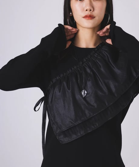 【torrazzo donna（トラッゾドンナ）】フリルパーツ別付きベーシックニット
