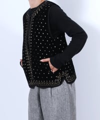 【torrazzo donna（トラッゾドンナ）】ヴィンテージ調オリジナル刺繍ベスト