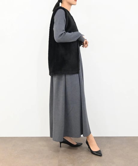 【torrazzo donna（トラッゾドンナ）】エコファーニットベスト