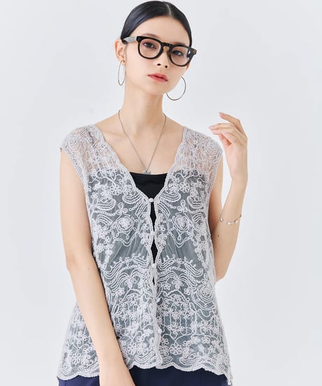 【torrazzo donna（トラッゾドンナ）】立体コード刺繍レース ベスト
