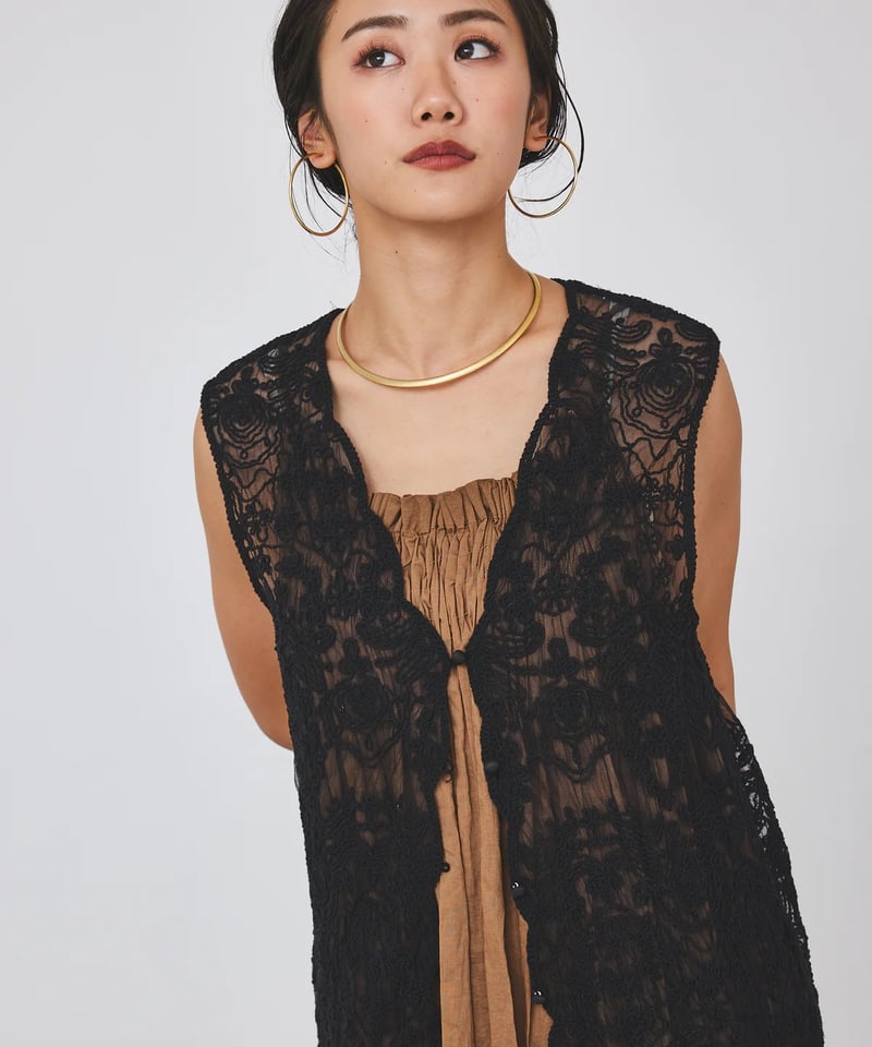 TORRAZZO DONNA トラッゾドンナ　刺繍レースベスト torrazzo donna（トラッゾドンナ）】立体コード刺繍レース